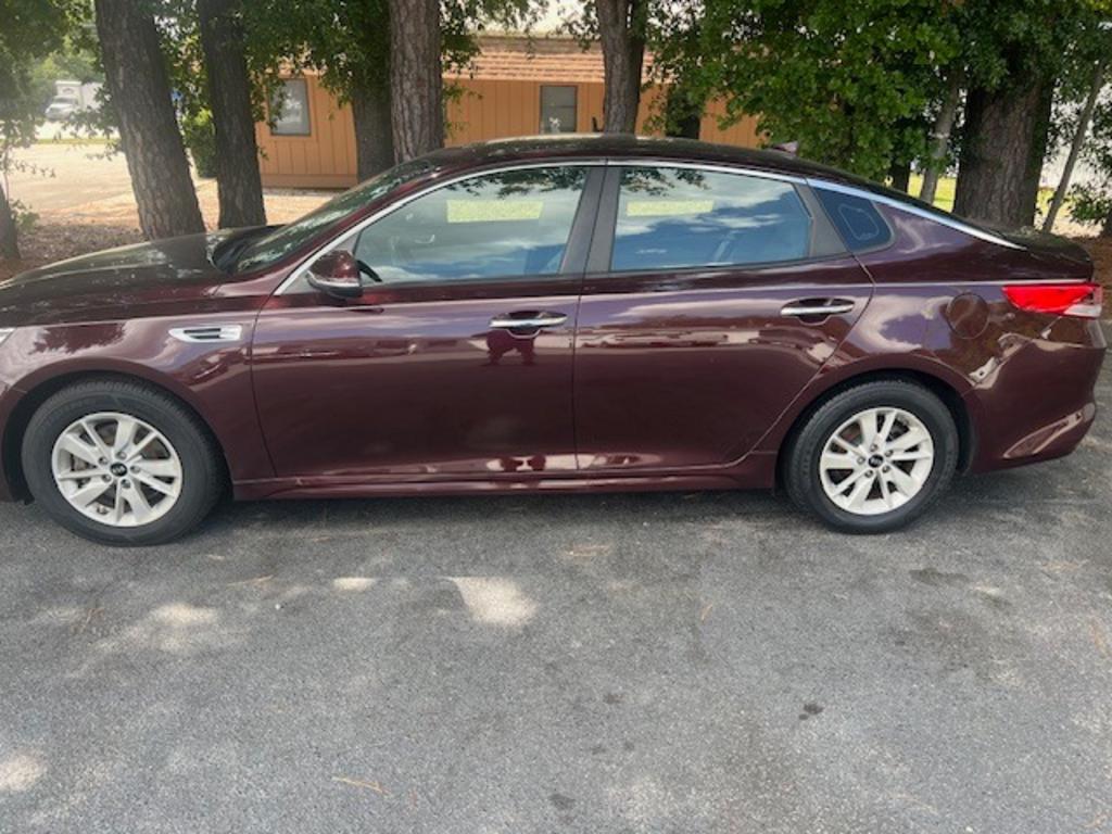 2016 Kia Optima LX's photo