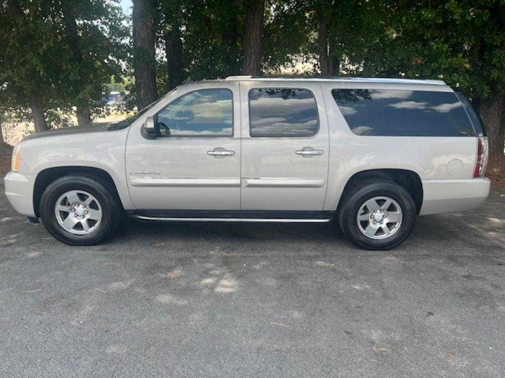 2007 GMC Yukon XL Denali's photo