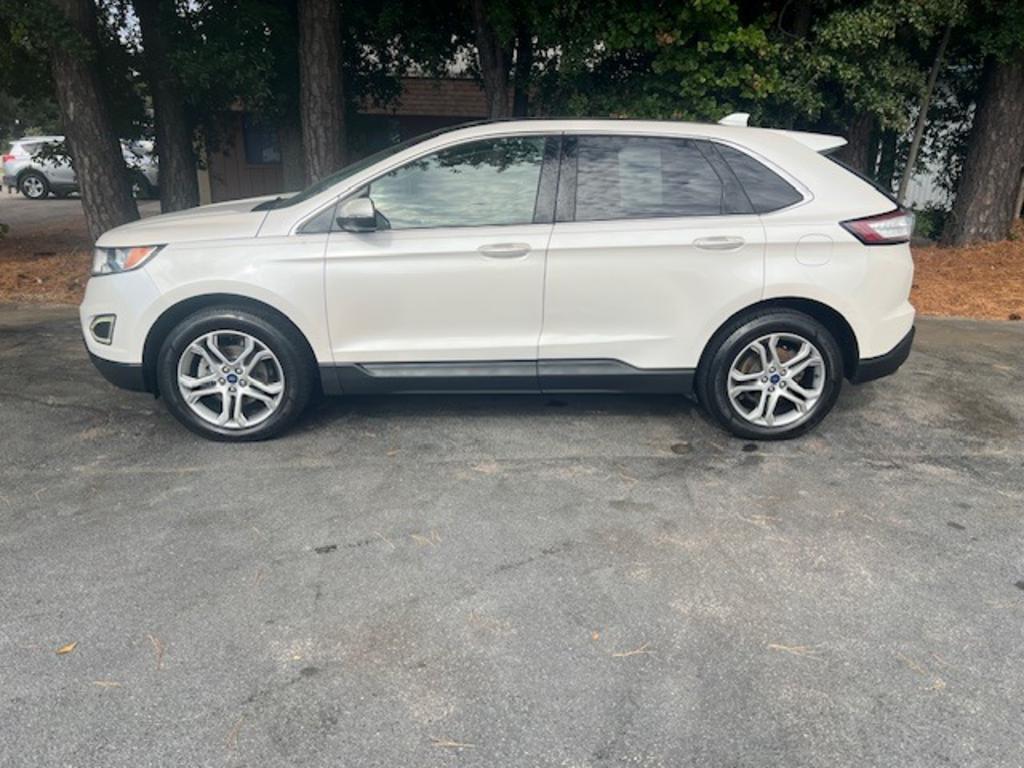 2016 Ford Edge Titanium's photo