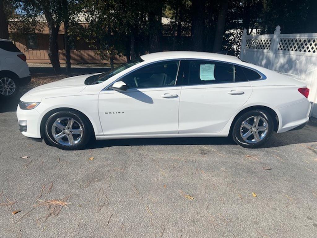 2021 Chevrolet Malibu's photo